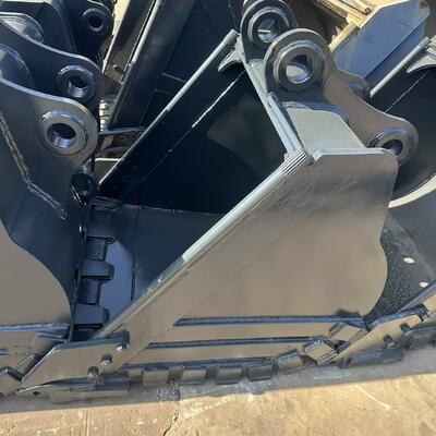 Excavator and forklift buckets: 0.5 cubic meters, 0.8 cubic meters, 1 cubic meter, 3 meters, 3.1 meters.